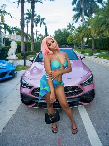 Pinkydoll