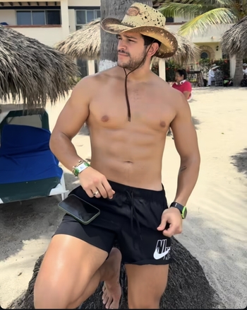 Bernardo Flores