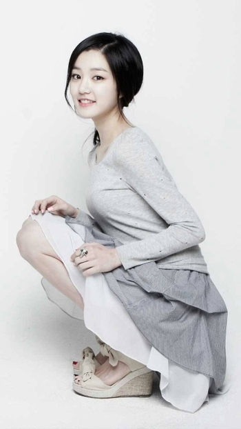 Lee Yoo-Bi