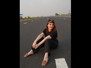  alt="Priynka Rewri"