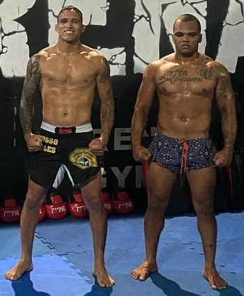 Charles Oliveira