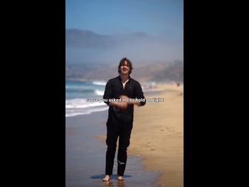  alt="Dean Lewis"