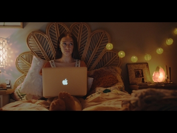  alt="Alycia Debnam-carey"