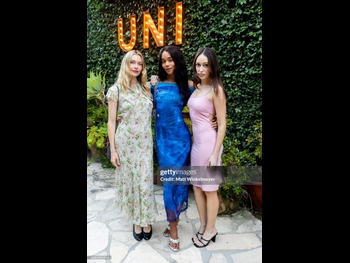  alt="Alycia Debnam-carey"
