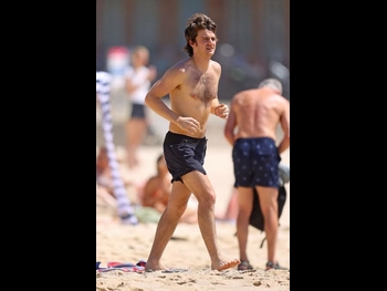  alt="Joe Keery"