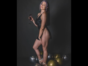  alt="Lena Kross"