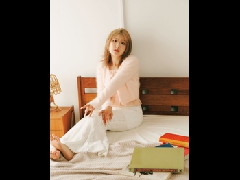  alt="Hitomi Sekine"