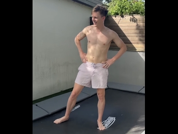  alt="Caspar Lee"