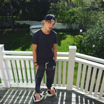 Isac Elliot