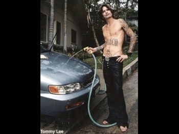  alt="Tommy Lee"