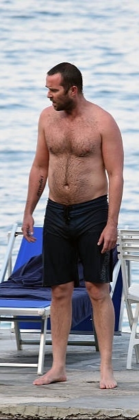 Sullivan Stapleton