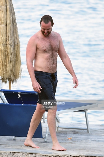 Sullivan Stapleton