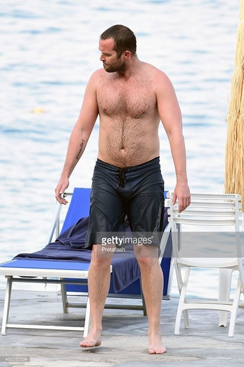 Sullivan Stapleton