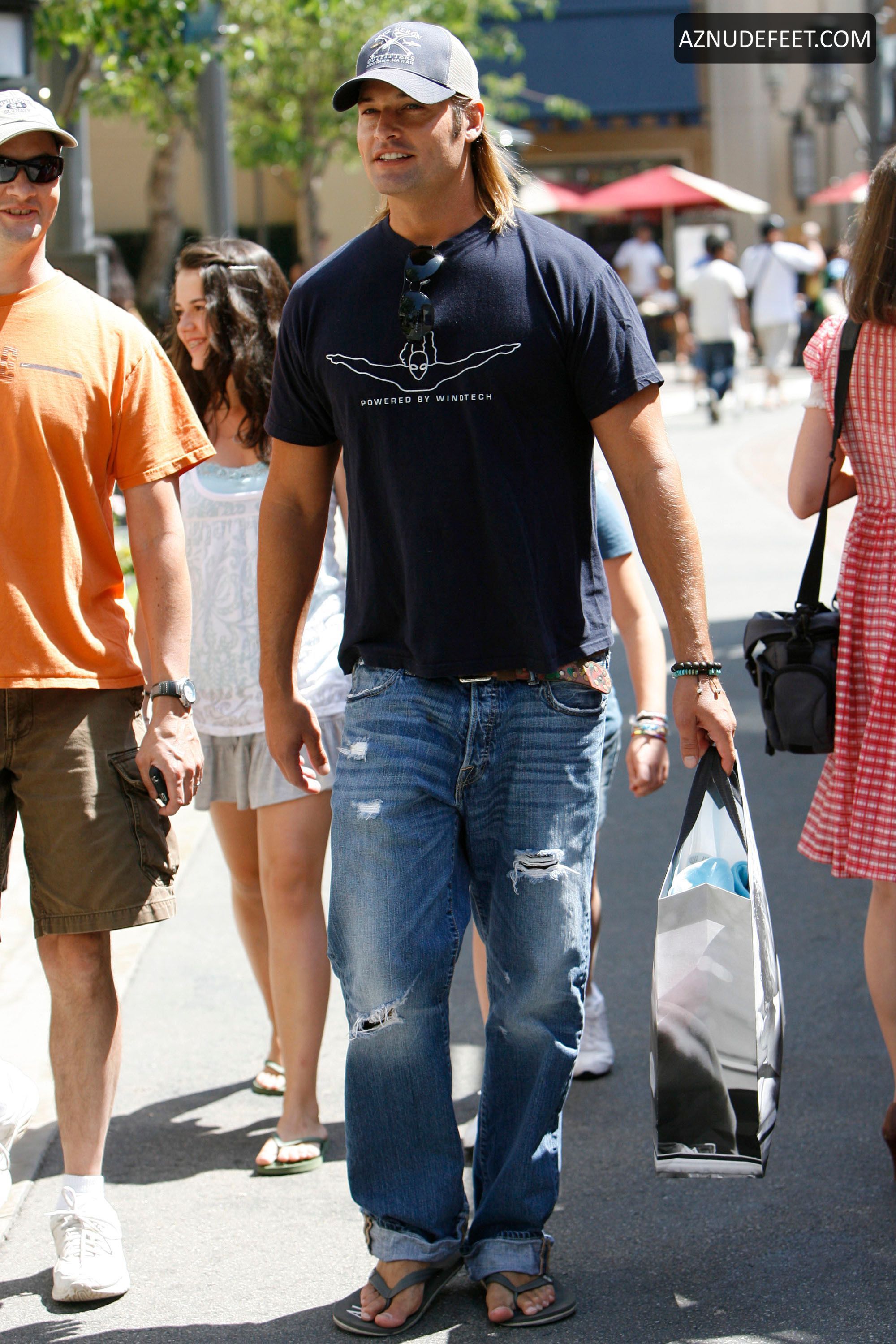 JOSH HOLLOWAY Feet - AZNudeFeet Men