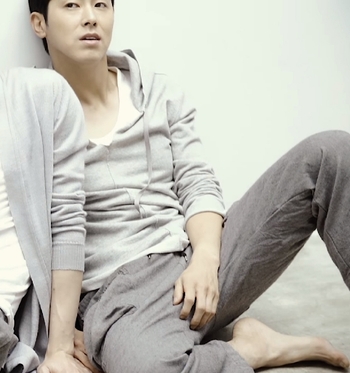 Yunho Jung