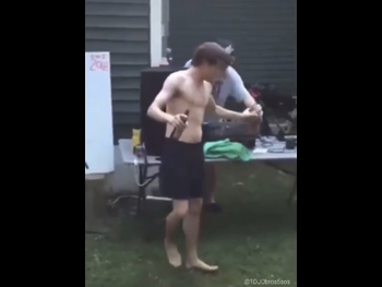  alt="Charlie Heaton"