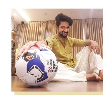 Ravi Dubey