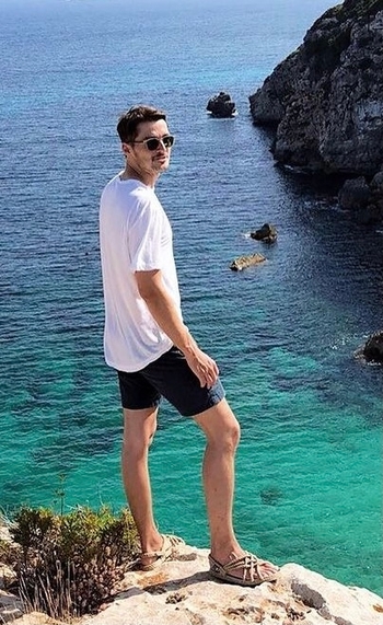 Finn Harries