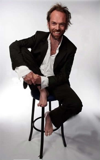 Hugo Weaving