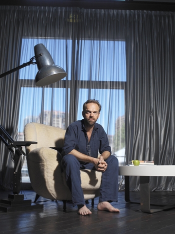 Hugo Weaving