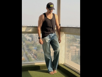  alt="Hrithik Roshan"