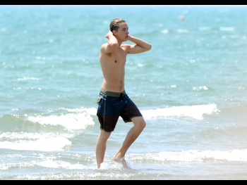  alt="Cole Sprouse"