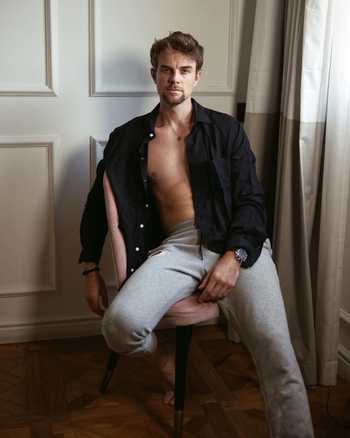 Nathaniel Buzolic