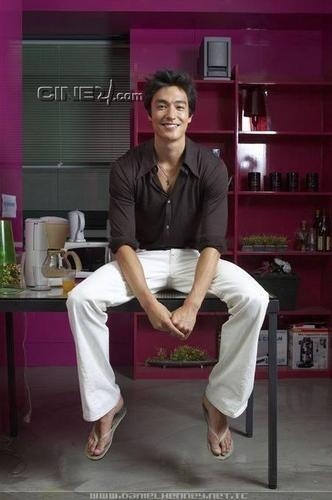 Daniel Henney