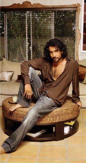 Naveen Andrews