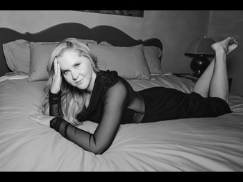  alt="Amy Schumer"