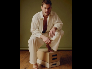  alt="Colton Underwood"