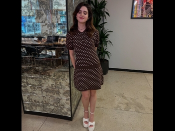  alt="Laura Marano"