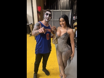  alt="Cardi B"