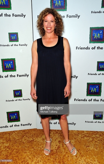 Nancy Travis