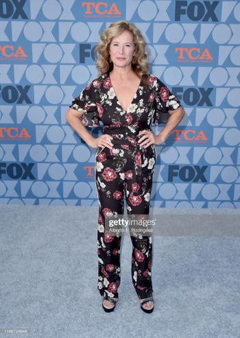 Nancy Travis