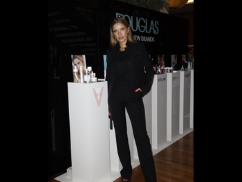  alt="Victoria Swarovski"
