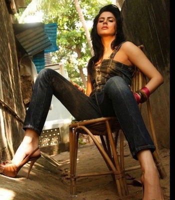 Kirti Kulhari