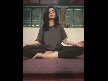  alt="Kirti Kulhari"