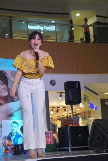 Hazel Faith Dela Cruz
