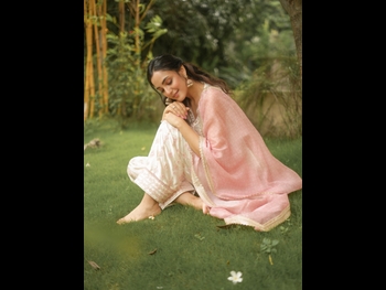  alt="Kanikka Kapur"