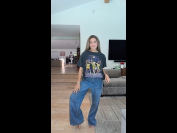  alt="Danielle Fishel"