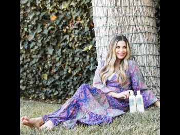  alt="Danielle Fishel"