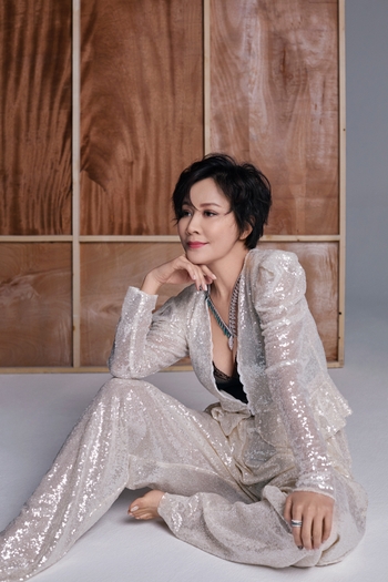 Carina Lau