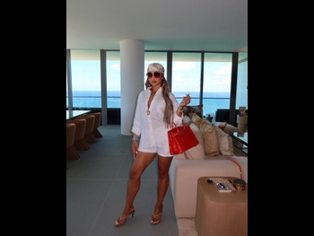  alt="Jilly Anais"