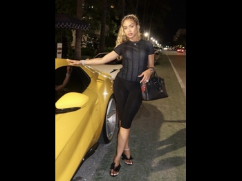  alt="Jilly Anais"