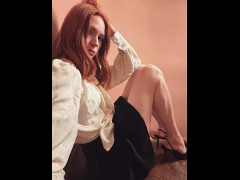  alt="Karen Gillan"