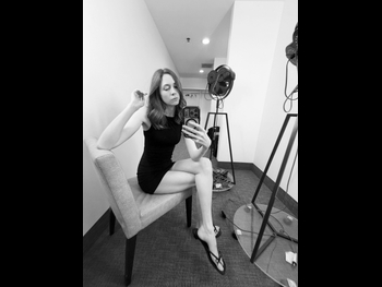  alt="Karen Gillan"