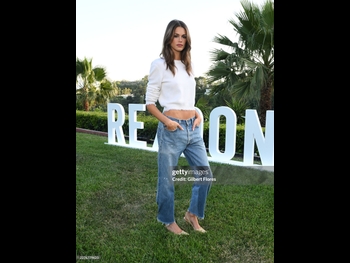  alt="Kaia Gerber"