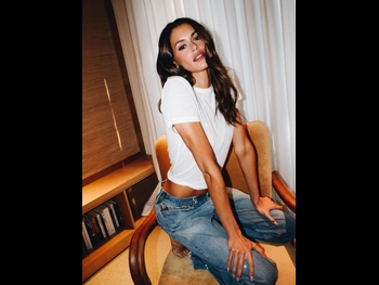  alt="Kaia Gerber"