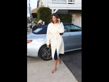  alt="Kaia Gerber"